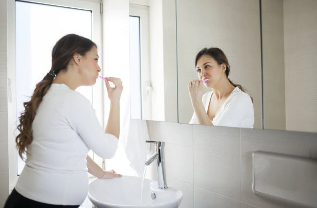 BRUSH YOUR TEETH REGULARLY DURING PREGNANCY-12 IMPORTANT DENTAL CARE TIP DURING PREGNANCY